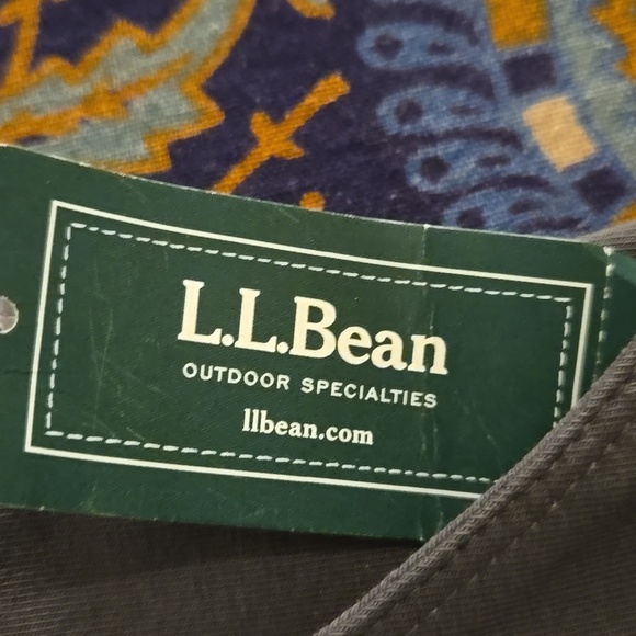 L.L. Bean Perfect Fit Straight Leg Med - Picture 4 of 7